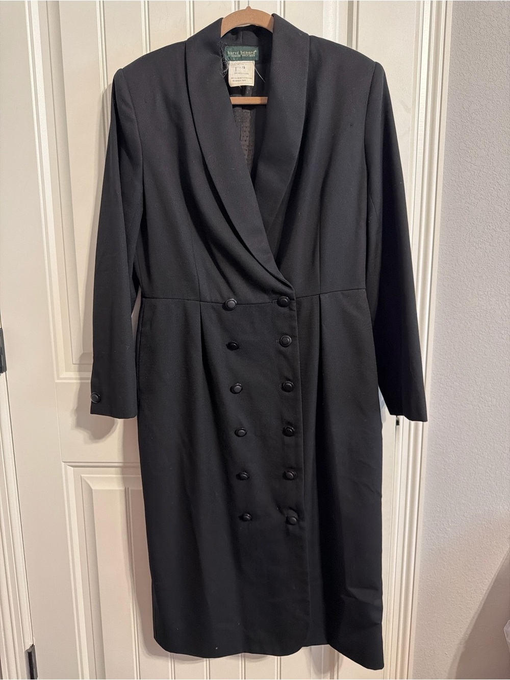 Harve Benard Vintage100% Wool Double Breasted Black Long Women's Coat. Size 16